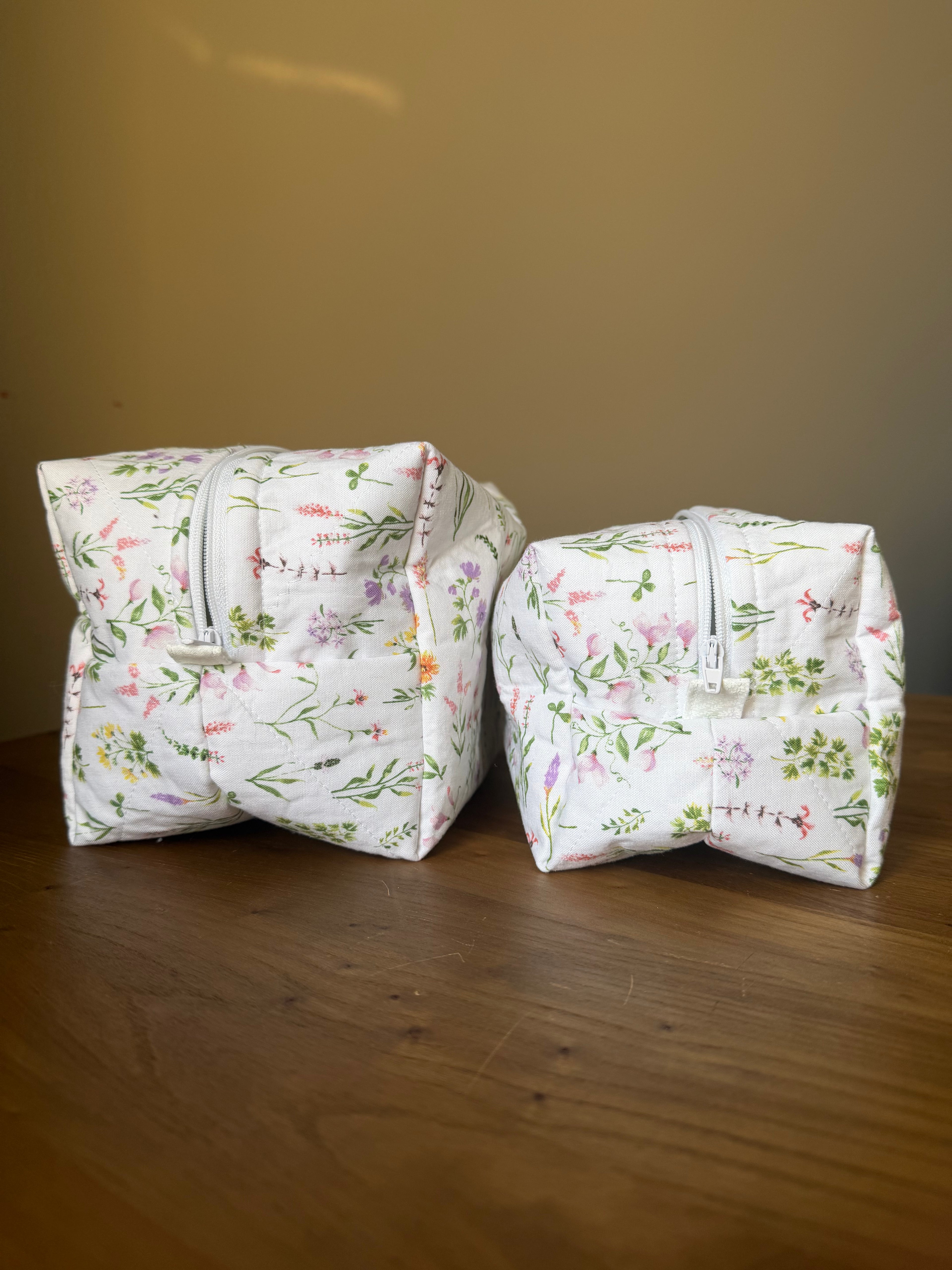 Floral bouquet Makeup Bags