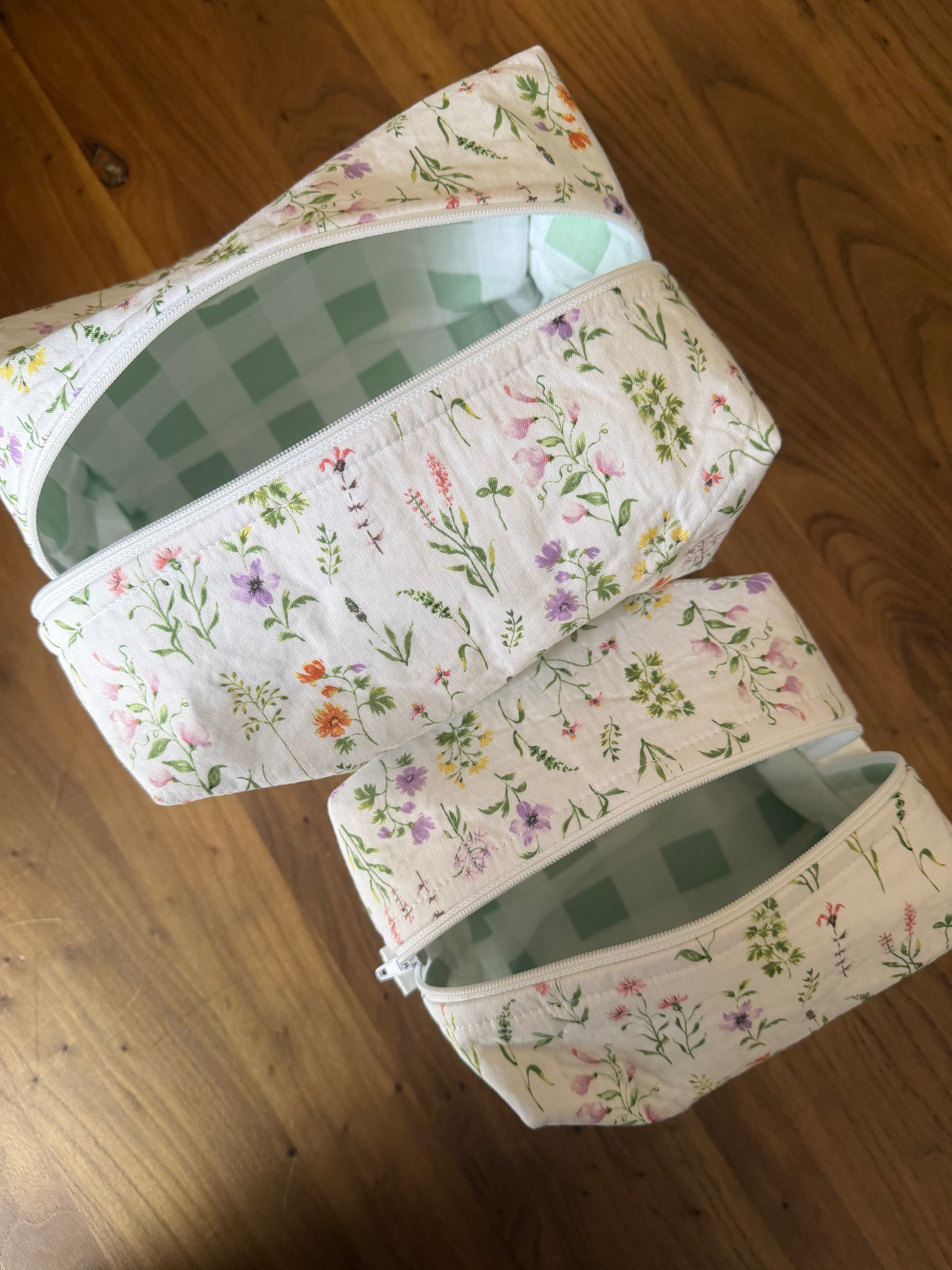 Floral bouquet Makeup Bags