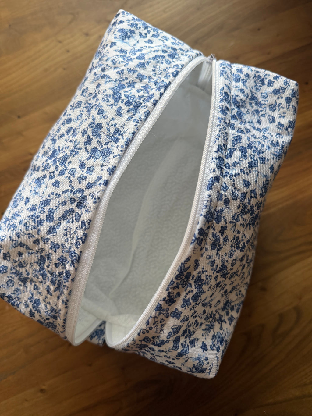 Costal grandma blue Makeup Bags