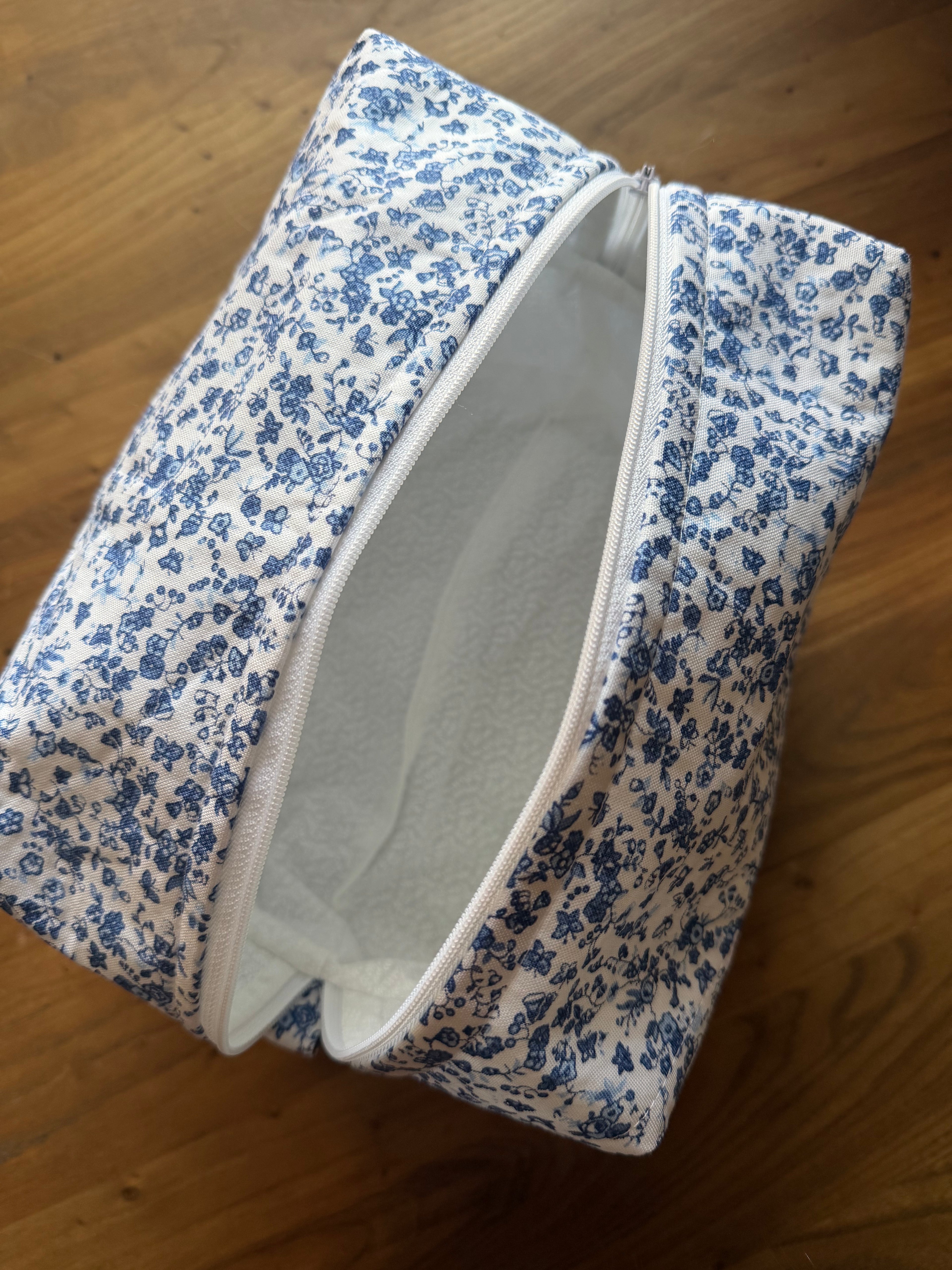 Costal grandma blue Makeup Bags