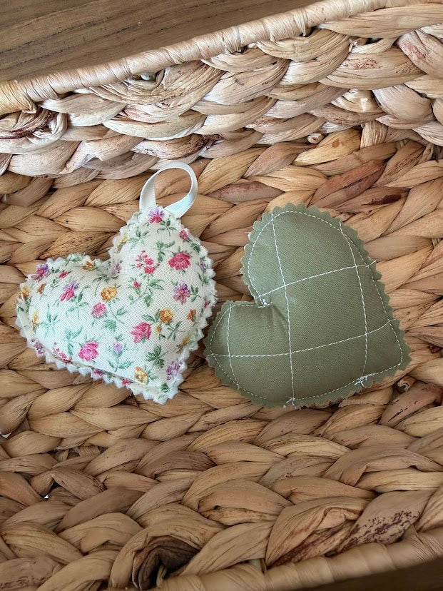 Deep Green Floral Heart Keychain