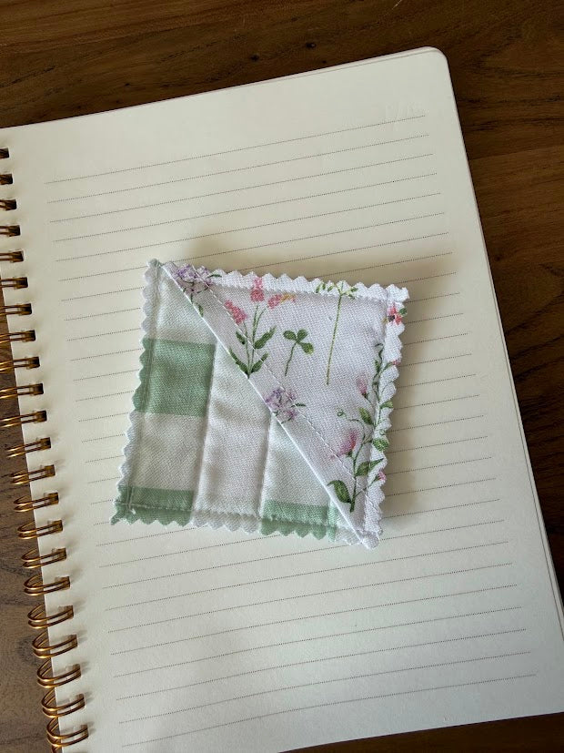 Floral bouquet Fabric Corner Bookmark