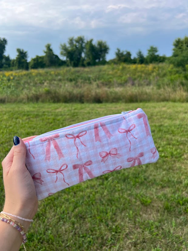 Pink gingham bow Pencil case