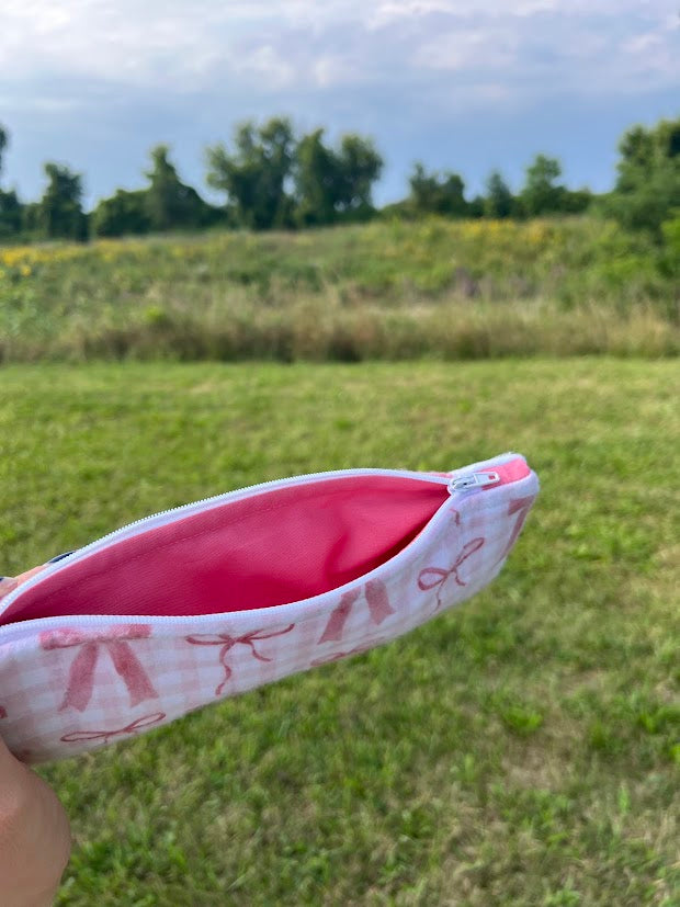 Pink gingham bow Pencil case