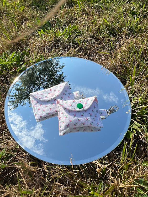 Soft pink roses AirPod case