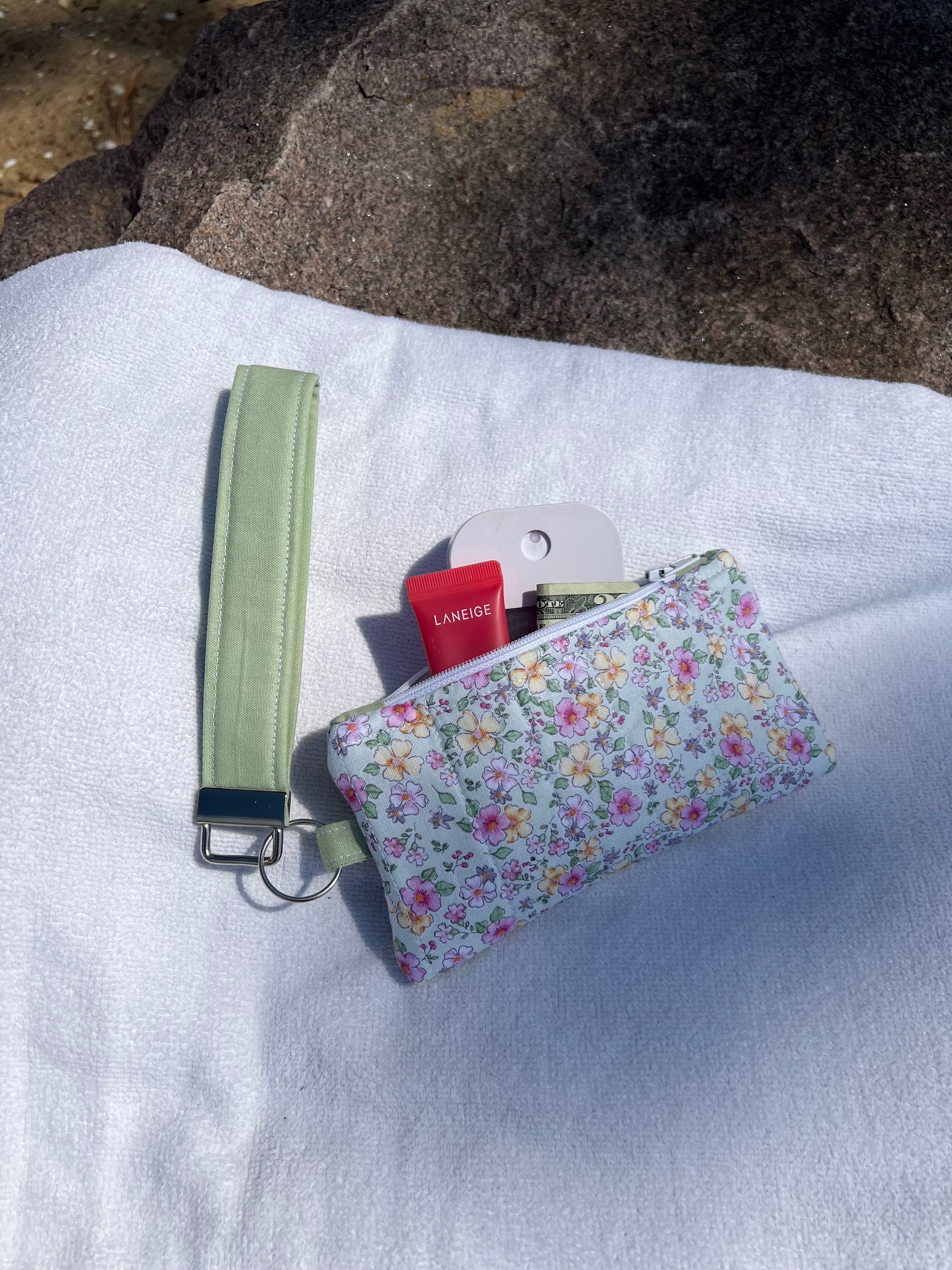 Green wristlet