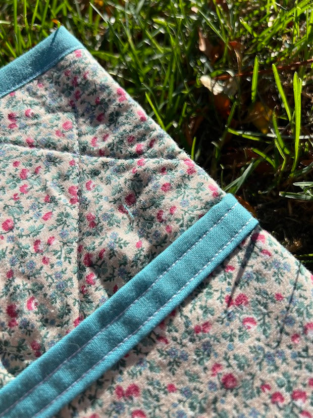 Vintage blue floral Kindle sleeve