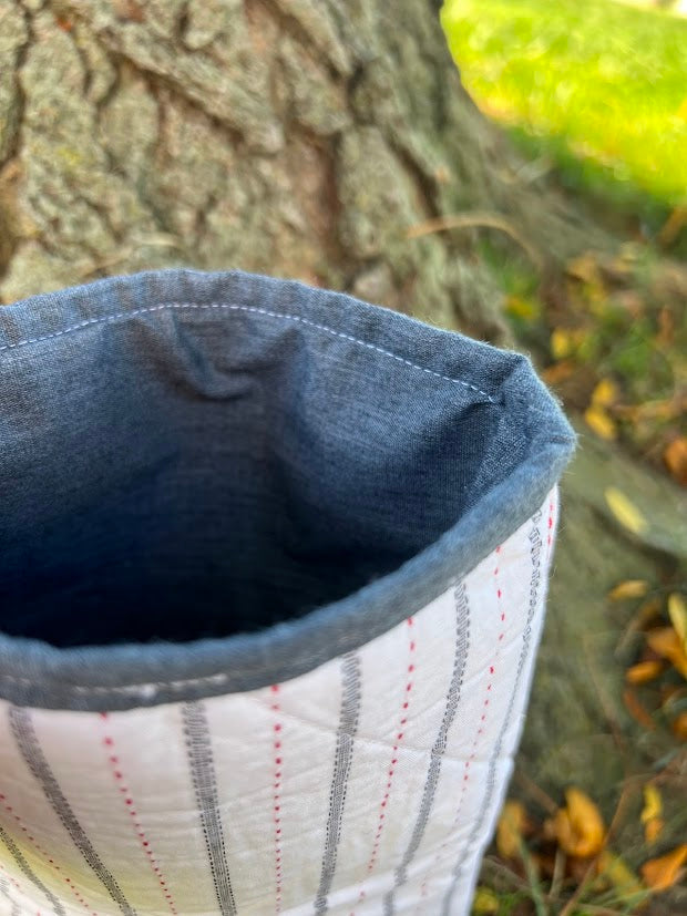 Deep gray stripe Kindle sleeve